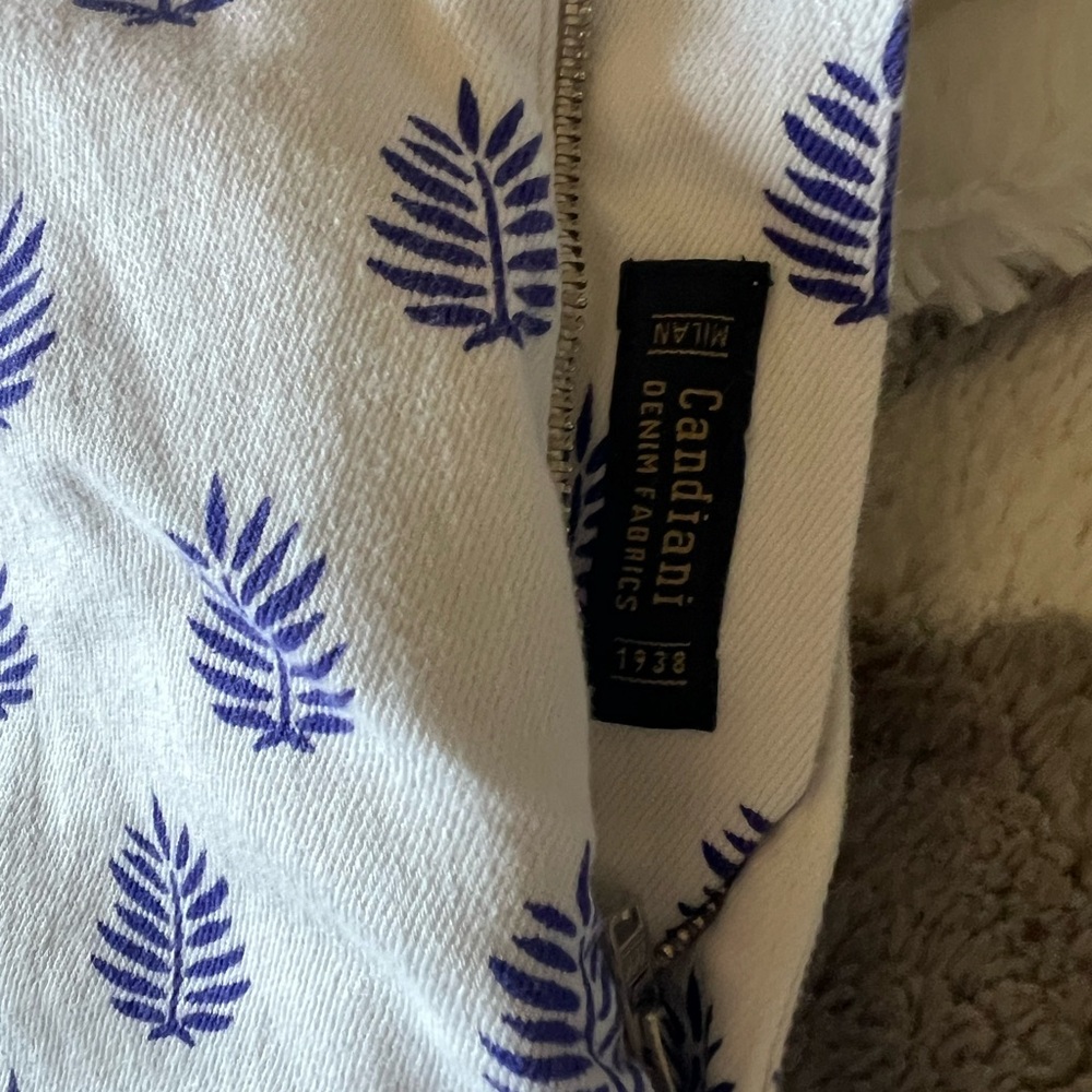 Vineyard Vines White jeans with Navy pattern - Picture 4 of 6